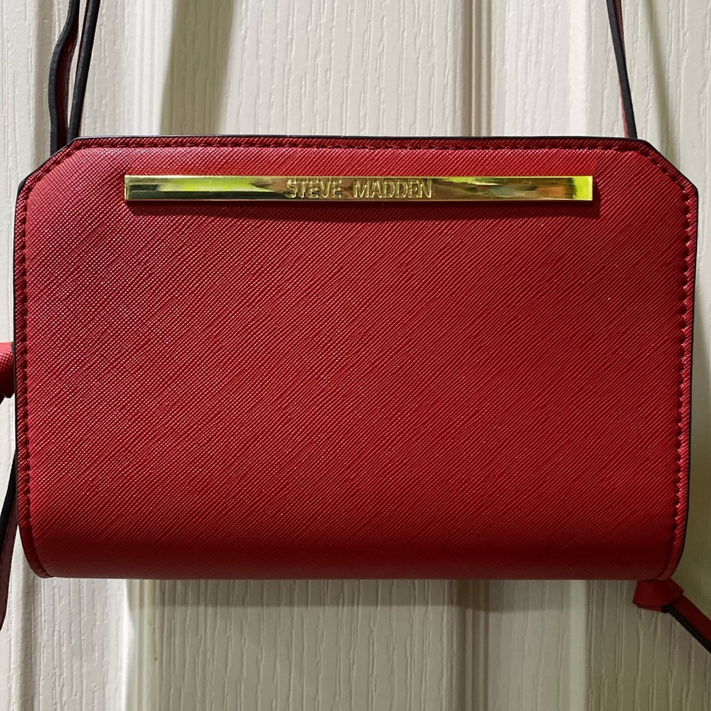 Steve Madden red crossbody